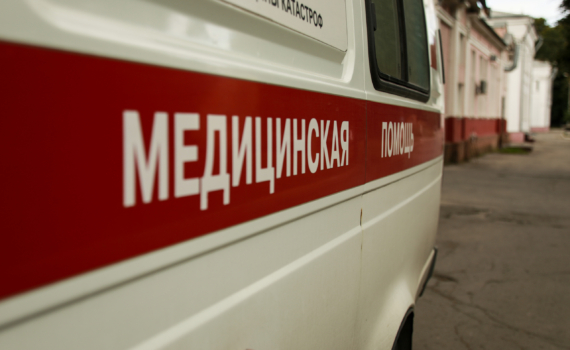 Росгвардия помогла медикам скорой помощи оказать помощь травмированной девочке