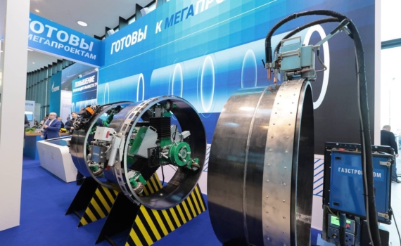 Миляев на ПМГФ-2025: Губернатор осмотрел стенды тульских предприятий газовой отрасли